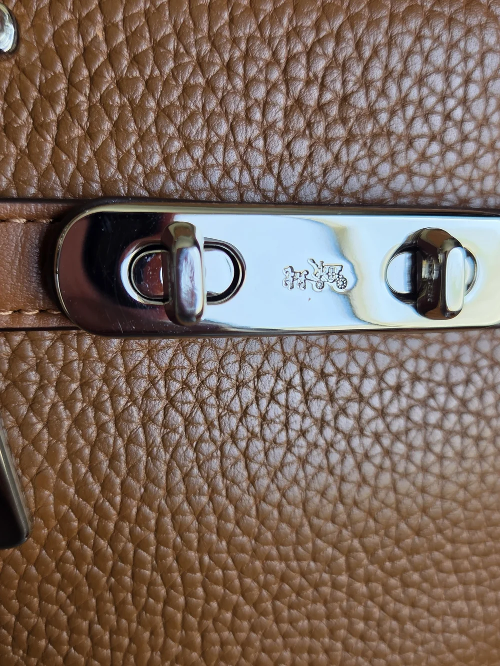 Coach Swagger 21 Carryall